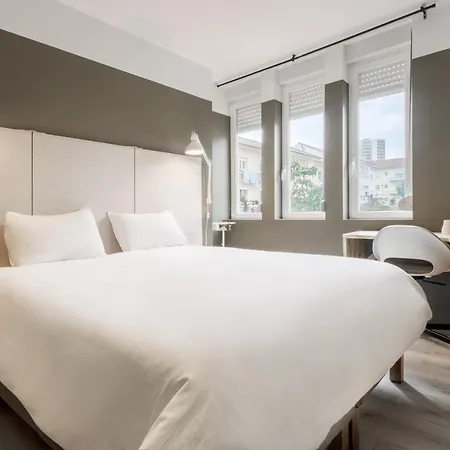 Rainbow By Olala Homes Guest house