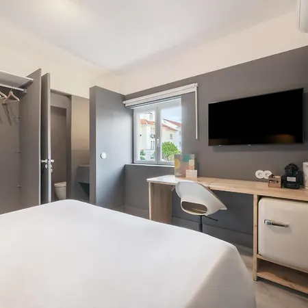 Rainbow By Olala Homes Guest house